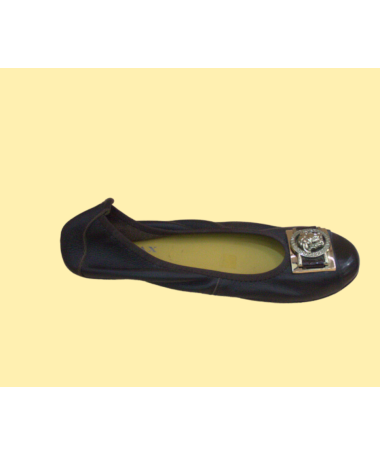 Ballerine Noire Élégante avec Ornement – Chic et Confortable