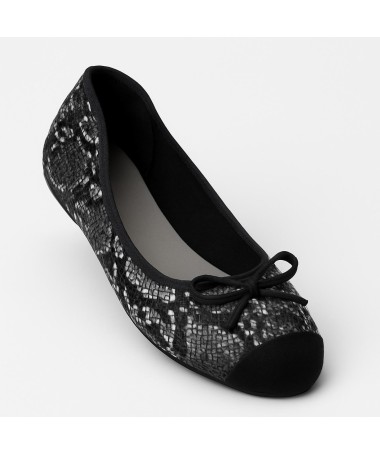 Ballerine chic et confortable - Disponible en Bordeaux, Camel, Gris et Noir